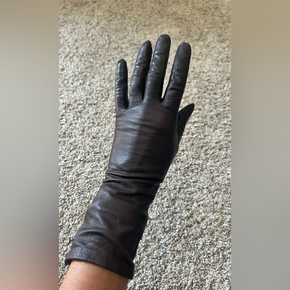 Elegant Brown Leather Gloves